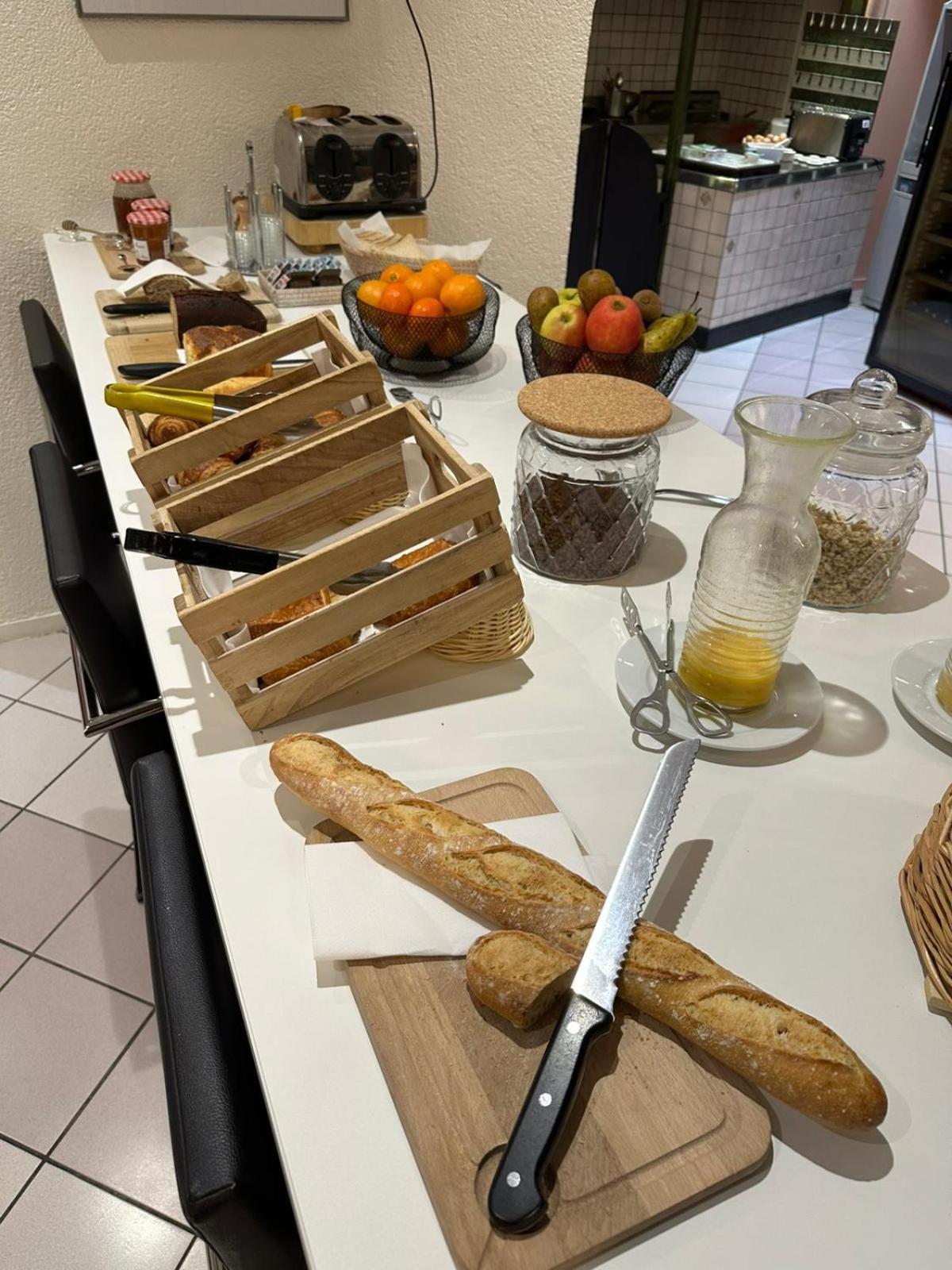 Logis L'escargotiere Dijon Sud - Hotel 3*