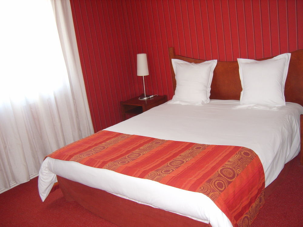 Hotel Logis L'escargotiere Dijon Sud - 3*